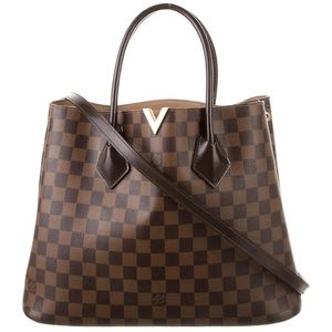 LOUIS VUITTON
Damier Ebene Kensington